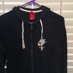 Women’s Nike zip up jacket